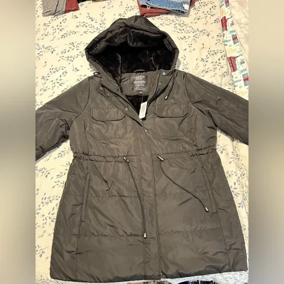 Torrid - Fur-Lined Puffer Jacket - Picture 12 of 15